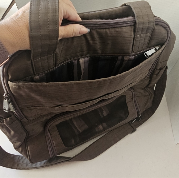 Lug‎ Bumper Overnight Duffle Bag - Picture 7 of 15